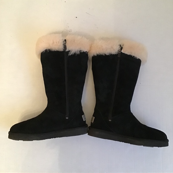 UGG Plumdale Charm Boots Size 6 - Picture 4 of 7